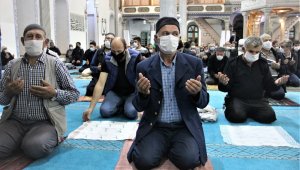 Kutlu gecede sevinç ve hüzün bir arada