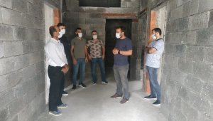 Mardin esnafından örnek davranış, evleri küle dönen aileye yeni bir ev yaptılar