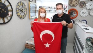 Merkezefendi Belediyesinden esnaf ve vatandaşa Türk bayrağı