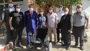 MHP Aydın'dan tekerlekli sandalye desteği