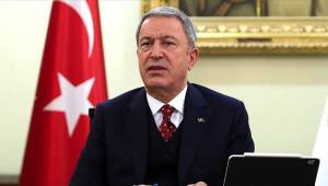Milli Savunma Bakanı Akar, Kazakistan'da askeri törenle karşılandı