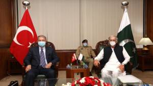 Milli Savunma Bakanı Akar, Pakistan Savunma Bakanı Khattak ile bir araya geldi