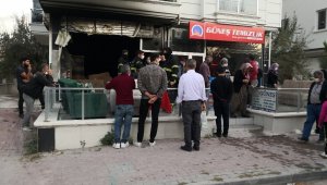 Mobilya mağazasındaki yangında ikiz kardeşler yaralandı