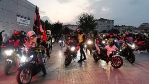 Motosiklet tutkunlarından Cumhuriyet Bayramı korteji