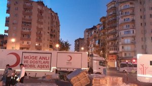Müge Anlı ve Dostları Aşevi İzmir'de