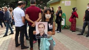 Müşteri tarafından darp edilerek ölen kargocu son yolculuğuna uğurlandı