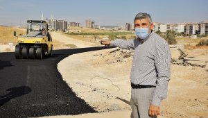 Osmangazi Mahallesi'nde yeni açılan yollar asfaltlanıyor