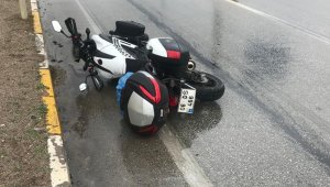 Otomobil ile motosiklet çarpıştı: 1 yaralı