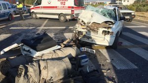 Otomobil Tır'ın altına girdi: 1 ölü, 3 yaralı