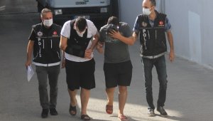 Otomobilde uyuşturucuyla yakalanan 2 kişi tutuklandı