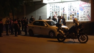Polis kovalamacasında elindeki uyuşturucuyu yutmaya çalıştı