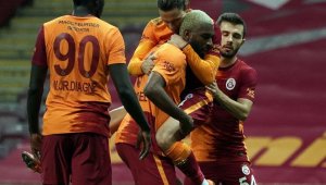 Ryan Babel ligdeki ilk golünü attı