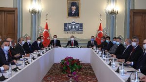Sağlık Bakanı Koca, İstanbul'da yerel yöneticilerle bir araya geldi