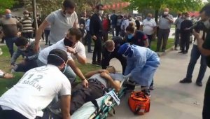 Sakarya'da şehrin ortasında bıçaklı kavga: 3 yaralı