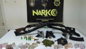 Sakarya'da 152 polisin katılımı ile şafak operasyonu