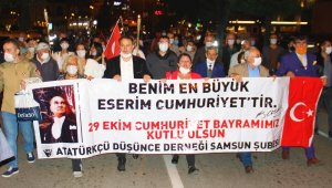 Samsun'da fener alayı yürüyüşü