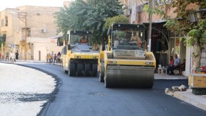 Şanlıurfa'da kış ayı öncesi asfalt çalışması yoğun tempoda