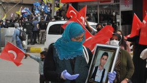 Şırnak anneleri HDP binasını 'Kahrolsun PKK' sloganları ile inletti