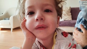 SMA hastası olan 3 yaşındaki İsmail Çağan için kaktüslerini satışa çıkardı