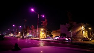 Sokak lambaları pembe yandı