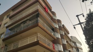 Söke'de cam balkon ustası elektrik akımına kapıldı