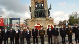Taksim'de 29 Ekim Cumhuriyet Bayramı öncesi tören düzenlendi