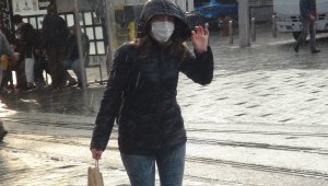 Taksim'de yağmur sonrası oluşan gökkuşağı hayran bıraktı