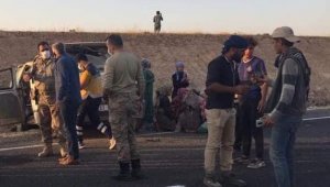 Tarım işçilerini taşıyan minibüs devrildi: 1 ölü, 11 yaralı