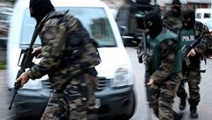 Terör örgütünün paçavrasını açan şahıs gözaltına alındı