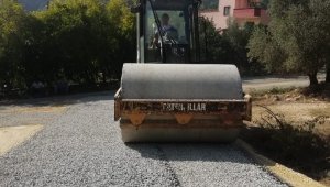 Toroslar Belediyesi, yol çalışmalarına aralıksız devam ediyor