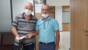 Trabzon Ortahisar'da Yolda bulduğu parayı sahibine teslim etti