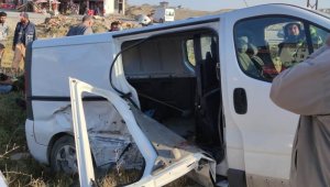 Tuşba'da trafik kazası: 2 yaralı