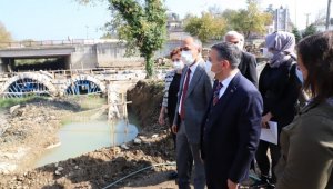 Vali Atay Roma dönemine ait tarihi taş köprüyü inceledi
