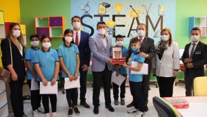 Vali Pehlivan robotik kodlama sınıfını açtı