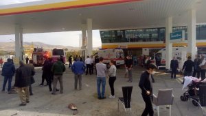 Van'da belediye otobüsü petrol istasyonuna daldı: 10 yaralı