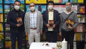 Yangın romanı okuyucularıyla buluştu