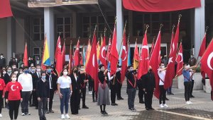 Zonguldak'ta 29 Ekim öncesi çelenk sunuldu
