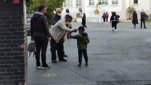 5. ve 9. sınıflar yüz yüze eğitime başladı