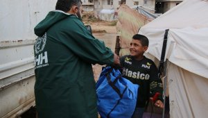 Afrin'de 560 çocuğa kışlık kıyafet desteği