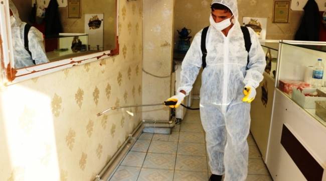 Akçakale'de iş yerleri dezenfekte edildi