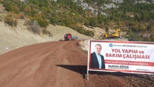 Akseki'de heyelan olan yola istinat duvarı