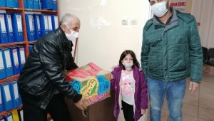 Anaokulu öğrencileri depremzedelere resim çizdi