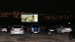 Arabalı Sinema 'Nasipse Adayız' ile final yaptı