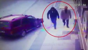 Ayrıldığı erkek arkadaşından para almak için iş yerini kurşunlattı