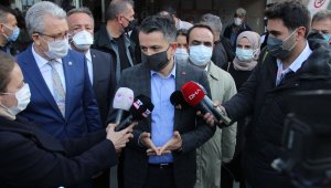 Bakan Pakdemirli, hastanede tedavi gören depremzedeleri ziyaret etti