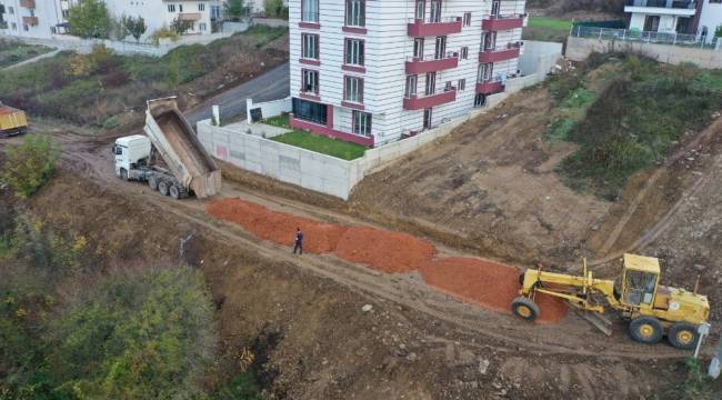 Başiskele'de yol çalışmaları aralıksız sürüyor