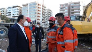 Başkan Altay İzmir'de deprem bölgesini ziyaret etti