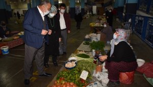 Başkan Çerçi 'Üretici ve 2. El Eşya Pazarı'nı gezdi