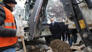 Başkan Özlü "Dört bir yandan çalışıyoruz"