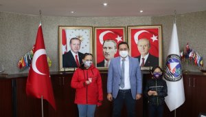Başkan Yanmaz başarılı öğrencileri ödüllendirdi